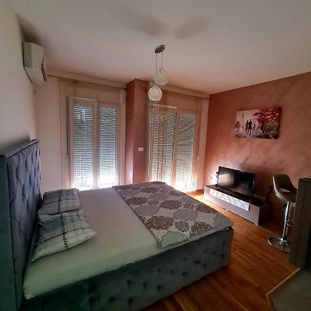 Apartman Bogdan 2 Apartment Podgorica Exterior photo